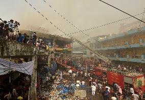 BANGLADESH-DHAKA-MARKET-FIRE