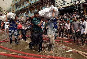 BANGLADESH-DHAKA-MARKET-FIRE