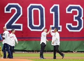 Baseball: 2013 Red Sox reunion at Fenway Park