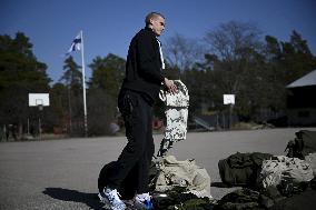 Koripalloilija Lauri Markkasen määrä aloittaa varusmiespalvelus Urheilukoulussa Helsingin Santahaminassa