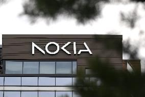 Nokia julkistaa vuoden ensimmäisen neljänneksen taloudellisen katsauksensa klo 8, sijoittajapuhelu klo 11.30