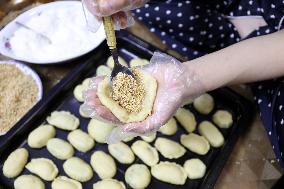 IRAQ-BAGHDAD-EID AL-FITR-TRADITIONAL COOKIES