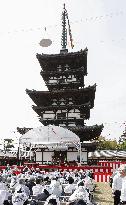 Yakushiji temple celebrates completion of restoration work
