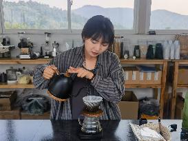 CHINA-YUNNAN-KUNMING-COFFEE FARM VOLUNTEERS (CN)