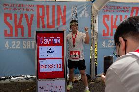 (SP)SOUTH KOREA-SEOUL-LOTTE WORLD TOWER-SKY RUN