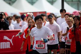 (SP)SOUTH KOREA-SEOUL-LOTTE WORLD TOWER-SKY RUN