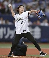 Baseball: Figure skating champ Sakamoto throws ceremonial 1st pitch