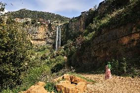 LEBANON-JEZZINE-LANDSCAPE-WATERFALL