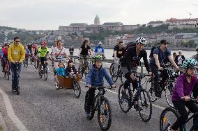 HUNGARY-BUDAPEST-BIKE PARADE