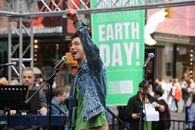 U.S.-NEW YORK-TIMES SQUARE-EARTH DAY-CELEBRATIONS