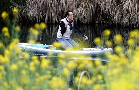 (SP)CHINA-JIANGXI-WUYUAN-PADDLE BOARDING-LIFE