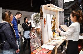 ITALY-FLORENCE-INT'L CRAFTS FAIR-CHINESE HANDICRAFT