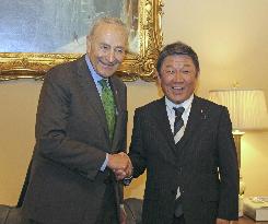 LDP secretary general Motegi in Washington
