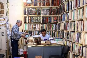 IRAQ-BAGHDAD-CULTURE-CENTURY-OLD BOOKSTORES