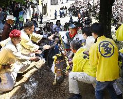 Annual equestrian event at Mie shrine