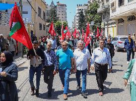 MIDEAST-GAZA CITY-WORKERS-DEMONSTRATION