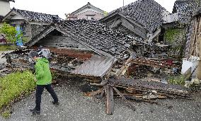 Powerful quake in central Japan