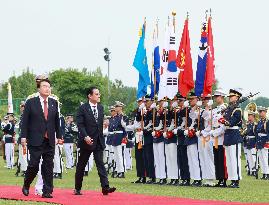 Japan PM Kishida visits Seoul