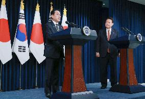 Japan-S. Korea summit