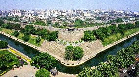 CHINA-SHAANXI-XI'AN-LANDMARK-ANCIENT CITY WALL (CN)