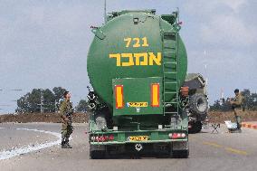 ISRAEL-SDEROT-ROAD-BLOCKING