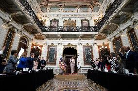 Kamala Harris swears in Commissioners for Hispanics - Washington