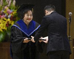A-bomb survivor Thurlow receives honorary doctorate in Japan