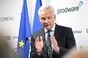 Inauguration Of The New Class Of l’Escalator - Levallois