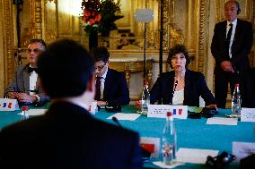 French And Chinese Foreign Ministers Meet - Paris