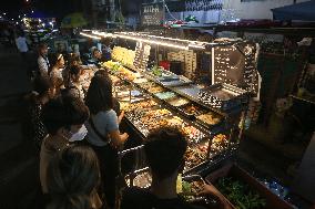 MYANMAR-YANGON-CHINESE DISHES