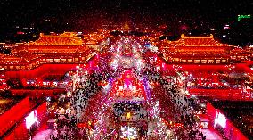 CHINA-SHAANXI-XI'AN-LANDMARK-DATANG EVERBRIGHT CITY(CN)