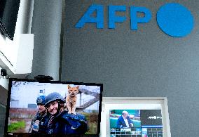 Minute Of Silence In Tribute To The AFP Journalist Who Died In Ukraine - Paris