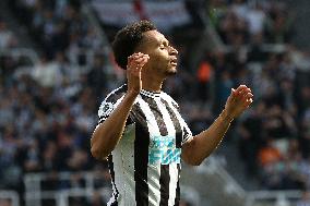 Newcastle United v Arsenal FC - Premier League