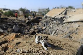 MIDEAST-GAZA-KHAN YOUNIS-AIRSTRIKES-DAMAGE