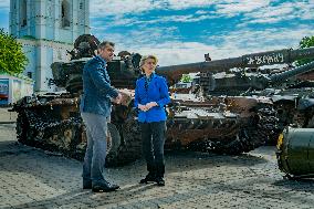 Ursula von der Leyen visits Kyiv to mark Europe Day.