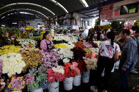 Flowers Market To Celebrate  Mother's Day