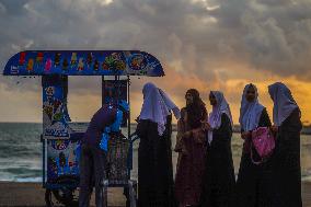 Daily Life In Colombo