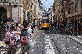 Daily Life In Lisbon