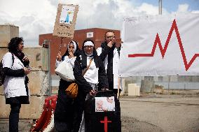 Toulouse: District Nurses Protest In Front Of The Regional Agency For Health For Better Rates