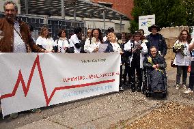 Toulouse: District Nurses Protest In Front Of The Regional Agency For Health For Better Rates