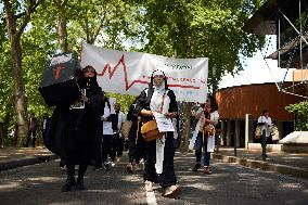 Toulouse: District Nurses Protest In Front Of The Regional Agency For Health For Better Rates