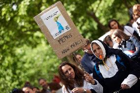 Toulouse: District Nurses Protest In Front Of The Regional Agency For Health For Better Rates