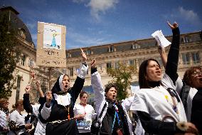 Toulouse: District Nurses Protest In Front Of The Regional Agency For Health For Better Rates