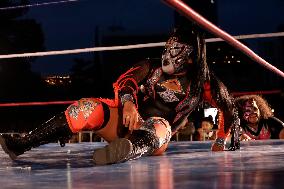 Women's Wrestling Show As Part Of Mother's Day