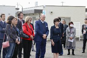 G7 science chiefs visit tsunami-hit school in Sendai