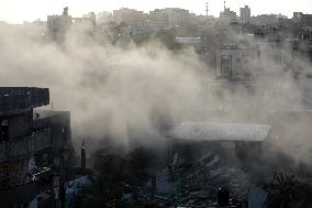 Gaza City Home Hit in Israeli Air Strike Amidst Struggle for Ceasefire