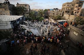 Gaza City Home Hit in Israeli Air Strike Amidst Struggle for Ceasefire