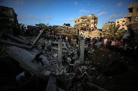 Gaza City Home Hit in Israeli Air Strike Amidst Struggle for Ceasefire