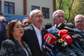 Turkish Opposition leader votes at the Presidential and Parliamentary Elections