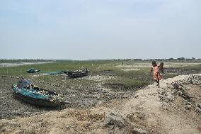 Daily Life On The Outskirts Of Kolkata, India